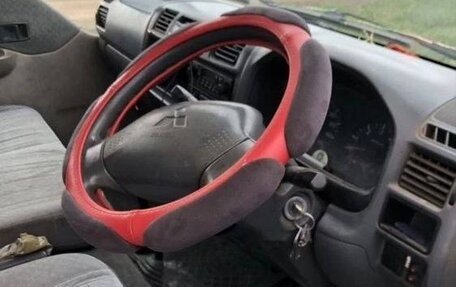 Mitsubishi Delica IV, 2001 год, 700 000 рублей, 5 фотография