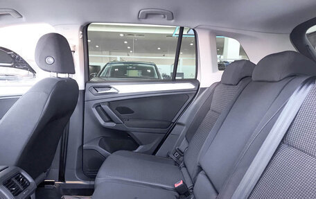 Volkswagen Tiguan II, 2019 год, 3 221 000 рублей, 16 фотография