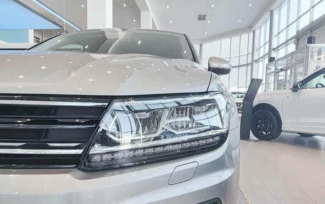 Volkswagen Tiguan II, 2019 год, 3 221 000 рублей, 21 фотография