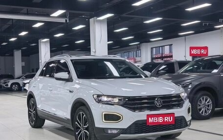 Volkswagen T-Roc I, 2022 год, 1 460 000 рублей, 3 фотография