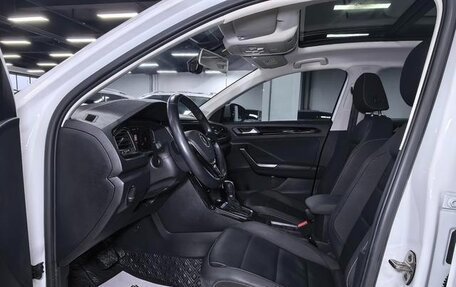 Volkswagen T-Roc I, 2022 год, 1 460 000 рублей, 15 фотография