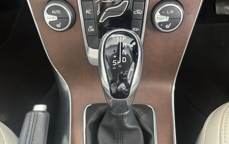 Volvo V40 II рестайлинг, 2019 год, 1 200 000 рублей, 15 фотография