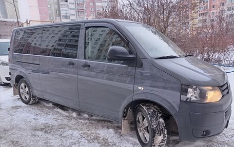 Volkswagen Caravelle T5, 2013 год, 1 730 000 рублей, 3 фотография