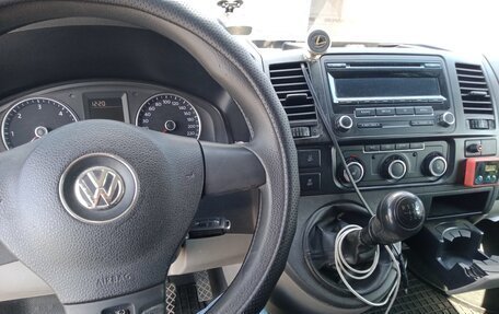 Volkswagen Caravelle T5, 2013 год, 1 730 000 рублей, 15 фотография