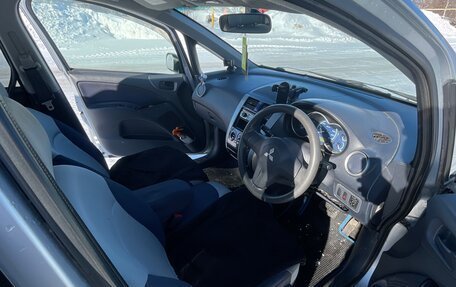 Mitsubishi Colt VI рестайлинг, 2002 год, 290 000 рублей, 11 фотография