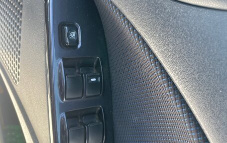 Mitsubishi Colt VI рестайлинг, 2002 год, 290 000 рублей, 9 фотография