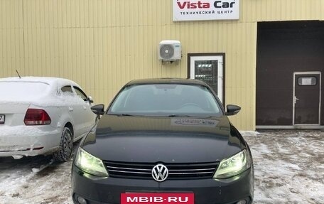 Volkswagen Jetta VI, 2013 год, 680 000 рублей, 2 фотография