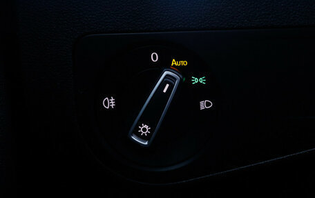 Volkswagen Tiguan II, 2021 год, 2 350 000 рублей, 14 фотография