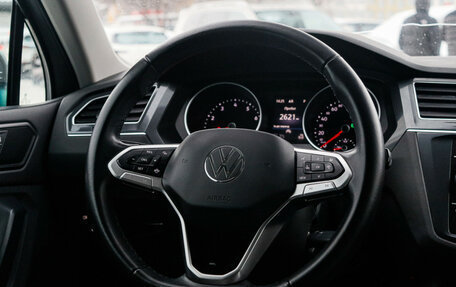 Volkswagen Tiguan II, 2021 год, 2 350 000 рублей, 21 фотография