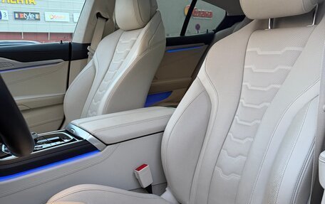 BMW 8 серия, 2021 год, 7 750 000 рублей, 14 фотография