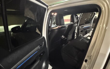 Toyota Hilux VIII, 2021 год, 6 300 000 рублей, 11 фотография