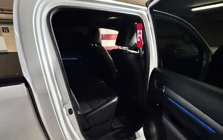 Toyota Hilux VIII, 2021 год, 6 300 000 рублей, 10 фотография