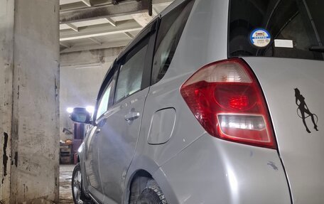 Toyota Ractis I, 2006 год, 600 000 рублей, 6 фотография