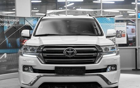 Toyota Land Cruiser 200, 2016 год, 4 560 000 рублей, 2 фотография