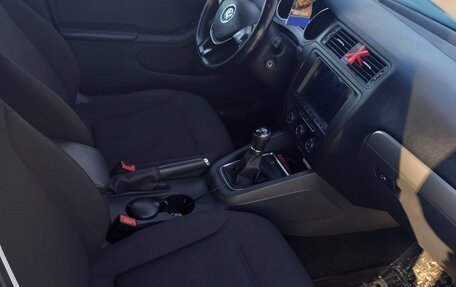 Volkswagen Jetta VI, 2015 год, 1 050 000 рублей, 4 фотография