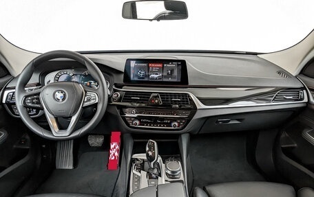 BMW 6 серия, 2019 год, 4 600 000 рублей, 14 фотография