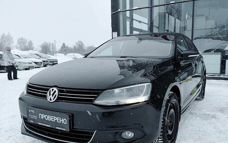 Volkswagen Jetta VI, 2013 год, 859 000 рублей, 1 фотография