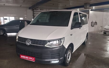 Volkswagen Transporter T6 рестайлинг, 2017 год, 2 550 000 рублей, 1 фотография
