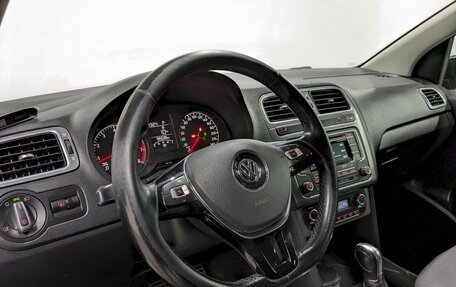 Volkswagen Polo VI (EU Market), 2016 год, 750 000 рублей, 13 фотография