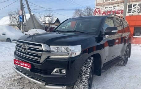 Toyota Land Cruiser 200, 2018 год, 6 500 000 рублей, 2 фотография