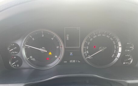 Toyota Land Cruiser 200, 2018 год, 6 500 000 рублей, 13 фотография