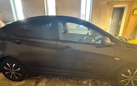 Hyundai Solaris II рестайлинг, 2015 год, 750 000 рублей, 4 фотография