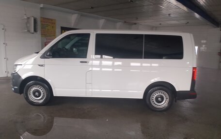 Volkswagen Transporter T6 рестайлинг, 2017 год, 2 550 000 рублей, 3 фотография