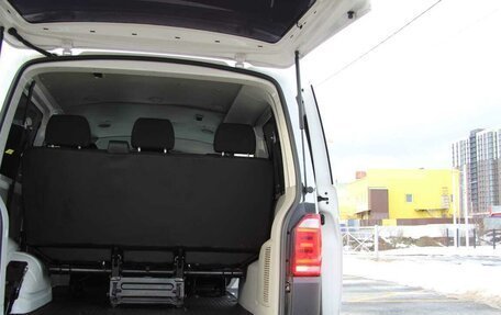 Volkswagen Transporter T6 рестайлинг, 2017 год, 2 550 000 рублей, 11 фотография