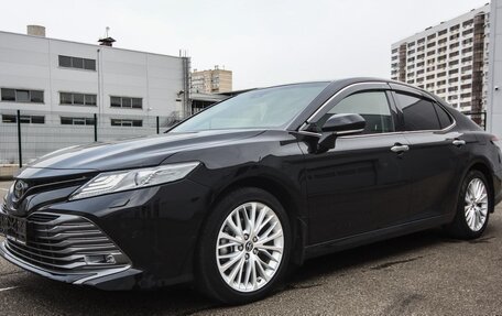 Toyota Camry, 2018 год, 2 749 000 рублей, 1 фотография