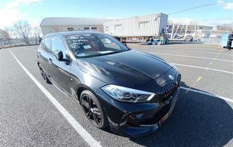 BMW 1 серия, 2022 год, 2 150 000 рублей, 1 фотография