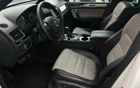 Volkswagen Touareg III, 2018 год, 3 350 000 рублей, 14 фотография