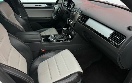 Volkswagen Touareg III, 2018 год, 3 350 000 рублей, 16 фотография