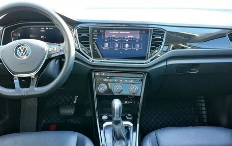 Volkswagen T-Roc I, 2022 год, 1 855 000 рублей, 8 фотография