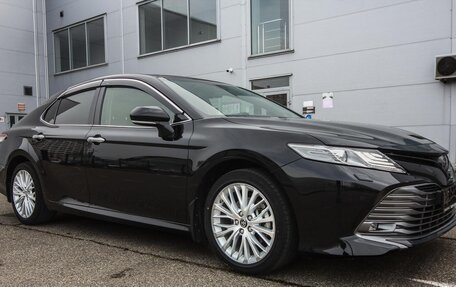 Toyota Camry, 2018 год, 2 749 000 рублей, 2 фотография