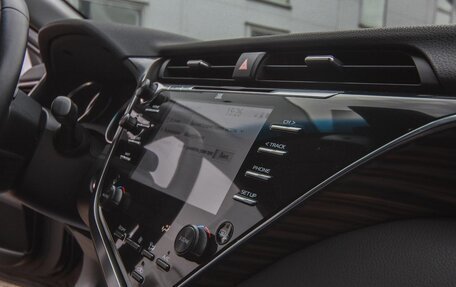 Toyota Camry, 2018 год, 2 749 000 рублей, 10 фотография