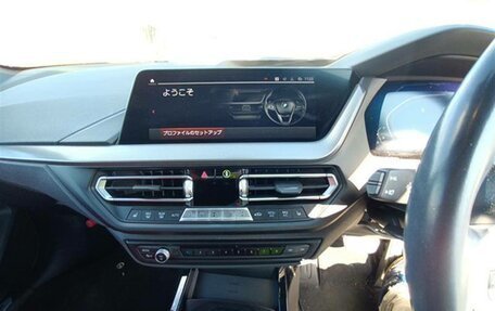 BMW 1 серия, 2022 год, 2 150 000 рублей, 9 фотография