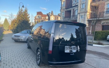 Hyundai Staria, 2021 год, 4 500 000 рублей, 3 фотография