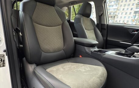 Toyota RAV4, 2025 год, 4 200 000 рублей, 4 фотография