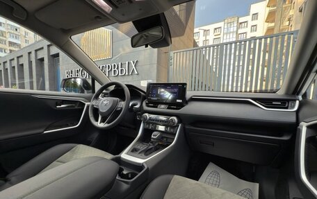 Toyota RAV4, 2025 год, 4 200 000 рублей, 28 фотография