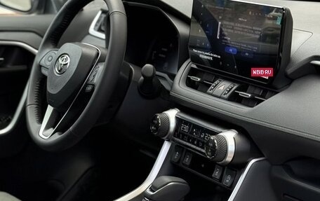 Toyota RAV4, 2025 год, 4 200 000 рублей, 26 фотография