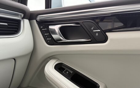 Porsche Macan I рестайлинг, 2017 год, 4 400 000 рублей, 26 фотография