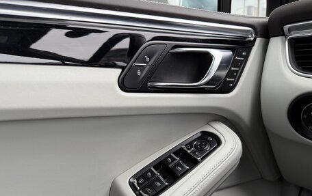 Porsche Macan I рестайлинг, 2017 год, 4 400 000 рублей, 30 фотография