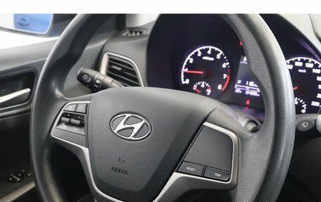 Hyundai Solaris II рестайлинг, 2017 год, 1 379 000 рублей, 8 фотография