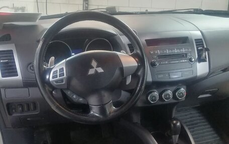 Mitsubishi Outlander III рестайлинг 3, 2010 год, 1 120 000 рублей, 4 фотография