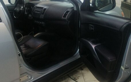 Mitsubishi Outlander III рестайлинг 3, 2010 год, 1 120 000 рублей, 9 фотография