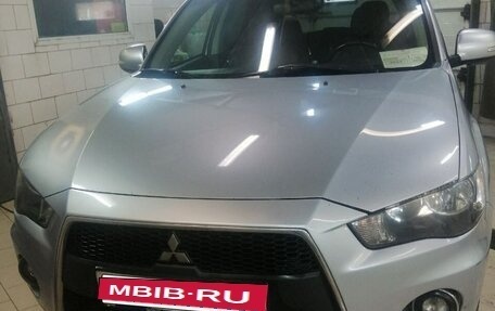 Mitsubishi Outlander III рестайлинг 3, 2010 год, 1 120 000 рублей, 7 фотография