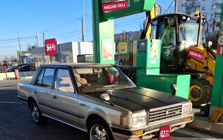 Toyota Crown, 1985 год, 380 000 рублей, 1 фотография