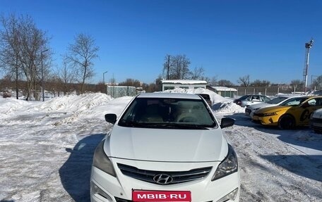 Hyundai Solaris II рестайлинг, 2015 год, 600 000 рублей, 1 фотография