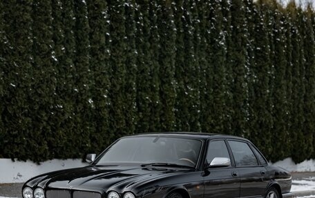 Jaguar XJR III (X350), 1999 год, 1 600 000 рублей, 2 фотография