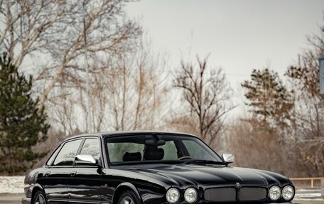 Jaguar XJR III (X350), 1999 год, 1 600 000 рублей, 10 фотография